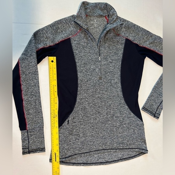 Athleta active1/2 zipper long sleeve pull over top navy,gray, red. Size XS. G13 - Picture 3 of 8